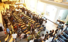 Bắt tạm giam 34 đối tượng còn rất trẻ tuổi: Nhiều người bật khóc nức nở khi nghe đọc lệnh