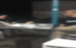 Clip chủ nhà hàng ở Huế chửi bới, đe dọa nữ nhân viên lớn tuổi phải viết và ký vào tờ giấy nhận tiền