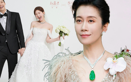 Nhìn cách "mẹ chồng hào môn" của Triệu Lộ Tư diện trang sức mới hiểu: NGỌC chính là đỉnh cao sự xa hoa của giới thượng lưu Trung Quốc