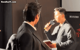 Clip hot: Nam thần Thái Lan đẹp quá mức chịu đựng khi tới Việt Nam, bắt trend nhạc Việt bùng nổ MXH