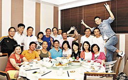 Lớp trưởng đăng ảnh họp lớp sau 20 năm tốt nghiệp, ai cũng được tag tên, chỉ trừ tôi: Biết lý do tôi lập tức rời nhóm, thề không bao giờ đi họp lớp nữa