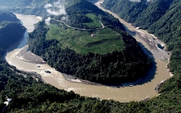 Trung Quốc khiến thế giới choáng váng: Xây trung tâm AI ở độ cao 3.600 mét, phủ kín 420 km2 bằng tấm pin mặt trời