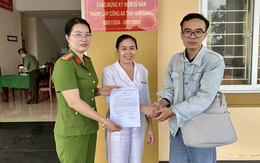 Bất ngờ nhận hàng trăm triệu đồng từ tài khoản "lạ", nhiều người liền báo công an