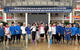 "Bà trùm hoa hậu" đưa hoa hậu, á hậu đi dọn rác, dẹp bùn