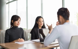 “Ứng viên trước tốt nghiệp ĐH top 1 xuất sắc hơn bạn, hãy cho tôi lý do để từ chối họ và chọn bạn?”, cô gái trả lời xong lập tức được nhận tại chỗ
