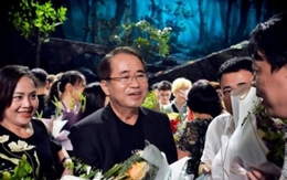 Nam NSND có học hàm Phó Giáo sư, từng giữ chức Giám đốc Nhà hát của quân đội