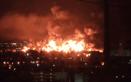 Kho dầu của Nga bốc cháy ngùn ngụt khi Ukraine mở cuộc tấn công Crimea