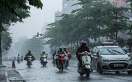 3-6 giờ tới, Hà Nội có thể mưa dông lớn, xảy ra lốc, sét và gió giật mạnh