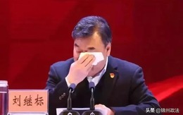 Bí thư ở Trung Quốc vừa phát biểu vừa khóc, khiến hơn nghìn cán bộ chực trào nước mắt