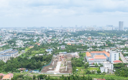 Cuộc đua bung hàng cuối năm tại “siêu đô thị” TP.HCM (mới)