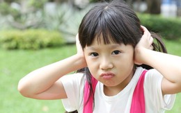 Trẻ hay nói 4 câu này, không phải vì hư hay cố tình cãi lời, đó là dấu hiệu CẦU CỨU cha mẹ