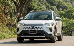 Cuộc đua xe hybrid tăng nhiệt, loạt tân binh xuất hiện trong tháng 10