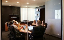 Hy Lạp thông qua luật cho phép làm việc tới 13 giờ mỗi ngày