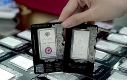 Người mua bạc lãi đậm trong vòng 1 năm qua