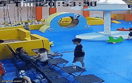 Camera vụ bé trai 8 tuổi bị người lớn tát ù tai trong khu vui chơi ở Hà Nội: Nguyên nhân sự việc