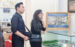 Nam diễn viên 18 năm chăm mẹ tai biến, 52 tuổi bỡ ngỡ khi pha sữa cho con, 56 tuổi lên chức Chủ tịch