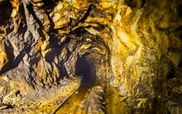 Khoan sâu hơn 2.000m, phát hiện mỏ vàng lớn trữ lượng hơn 1.000 tấn, trị giá 2,2 triệu tỷ đồng