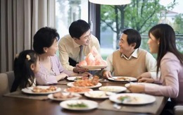 Họp gia đình được hỏi tiền tiết kiệm, tài khoản 3 tỷ nhưng tôi trả lời 300 triệu đồng: Lúc sau nghe 1 cuộc gọi cả đời không thể quên