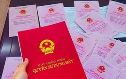 Yêu cầu dân phải photo sổ đỏ: Xã, phường đang 'đi lùi thời đại'?