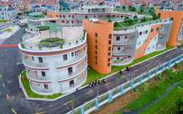 Phụ huynh Hà Nội mê mẩn trước 1 trường Mầm non công lập mới: Vừa khánh thành được vài tháng, to đẹp như resort hạng sang!