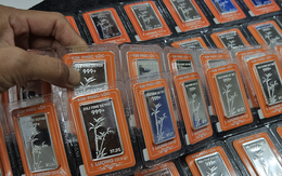 Chuyên gia tiết lộ yếu tố bất ngờ khiến giá bạc liên tục phá đỉnh