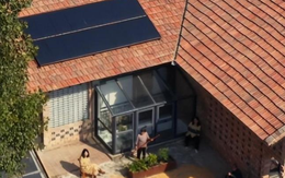 Nữ tiến sĩ biến nhà cũ thành biệt thự hơn 1.000m2 cho bố nghỉ hưu: “Kinh phí hết 1,4 tỷ đồng nhưng tương lai không tốn tiền điện”