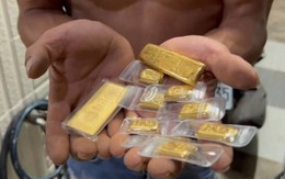 Cất vàng trong két 2 năm, người đàn ông phát hiện dấu hiệu lạ: Chủ cửa hàng đưa ra giải thích gây bất ngờ