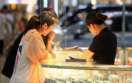 Giới trẻ ở tiệm vàng đông hơn shop quần áo hay bất cứ khu mua sắm nào