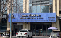 Thị trường tài chính Campuchia gặp “sóng gió”, người dân ồ ạt đến một nhà băng đòi rút tiền