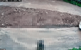 Clip cận cảnh trinh sát "tung đòn" hạ gục đối tượng vận chuyển trái phép 18.000 viên ma túy tổng hợp