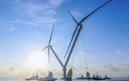 Mỹ, châu Âu làm nhưng đều bỏ cuộc, Trung Quốc liên tục phá kỷ lục: Ra mắt tuabin gió 'khủng' nhất hành tinh, dài hơn 3 sân bóng đá, gió bão 260km//h vẫn hoạt động bình thường