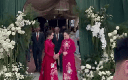 Vì sao phu nhân Tập đoàn Sơn Hải vội vã ra về khi đám cưới Đỗ Hà - Viết Vương bắt đầu?