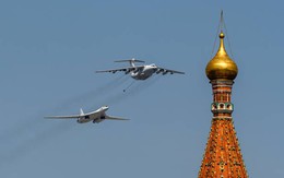 Newsweek: 'Khách hàng 156' trong email bị hack lộ diện - Trung Quốc 'săn' máy bay Nga tiếp sức không quân