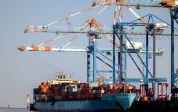 Áp thuế mạnh tay, Mỹ mất 'ngôi' đối tác thương mại lớn nhất của nền kinh tế lớn thứ 3 thế giới vào tay đối thủ hàng đầu