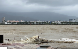 Hiện tượng lạ nước sông Hàn ở Đà Nẵng chảy ngược trước bão số 12: Vì sao?