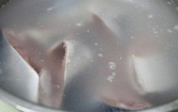 Đây chính là "kẻ thù" của mùi tanh: Khi nấu món cá phải dùng, thịt cá mềm hồng và ngọt vị hơn