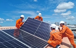 Đề xuất bỏ quy định người dân lắp điện mặt trời mái nhà phải báo với EVN