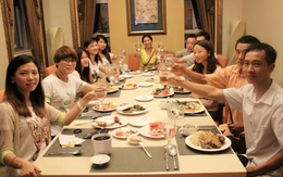 Đi họp lớp được hỏi tiền tiết kiệm, tôi trả lời 100 triệu đồng dù tài khoản có 2 tỷ: Về đến nhà, nhận được tin nhắn cả đời không thể quên