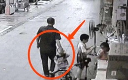 Bị kẻ buôn người kéo đi, đứa bé hoảng hốt nói 2 từ, ai ngờ thoát ngoạn mục!