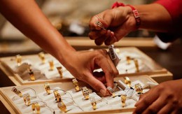 Vàng và bạc cần một đợt giảm nữa trước khi ổn định