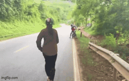 Chồng để quên vợ khi đổ xăng ở Sơn La, nhân viên đuổi theo 8 km để 'trả lại': Quyết định sau 5 phút