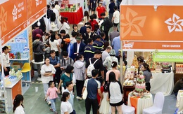 Đông đảo người dân đổ về Hội chợ mùa Thu ngày đầu mở cửa