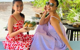 Một bộ đồ bơi mua gấp mà Đoan Trang cũng "tận dụng" để dạy con tinh tế thế này! 10 điểm không có "nhưng"