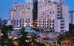 Trước phiên xử vụ đánh bạc tại khách sạn Pullman: Hai bị cáo bỏ trốn ra đầu thú