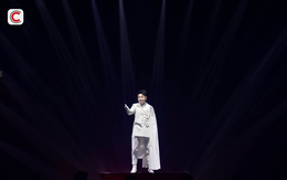 Những lần cầm mic gây bão của các sếp lớn: Chủ tịch KienlongBank "đu dây" biểu diễn, Chủ tịch ACB, CEO 8X MB hát loạt hit của Tăng Duy Tân, Hồ Ngọc Hà