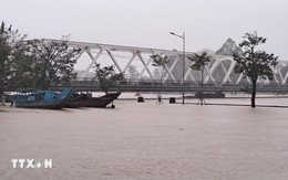 Mưa tại Huế vượt các mức lịch sử, cảnh báo khẩn đến 3 địa phương