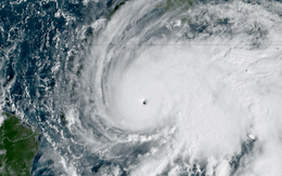 Một siêu bão chính thức trở thành bão mạnh nhất thế giới năm 2025, vượt qua Ragasa: Đổ bộ sáng nay, hàng triệu người “nín thở” ứng phó