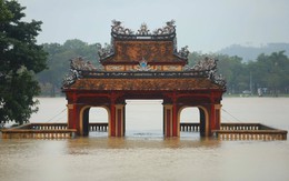 Lượng mưa tại tỉnh miền Trung lên tới 1.600mm, vượt mọi kỷ lục và chưa từng ghi nhận tại Việt Nam