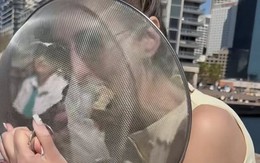 Khách Tây làm 1 việc "khó hiểu" trên đường phố Úc: Nguyên nhân đến từ thứ không ai ngờ tới