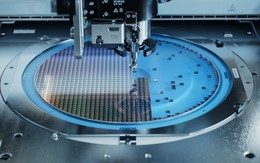 "Ngon ăn lại hóa ê chề": Trung Quốc lén tháo máy quang khắc để copy, ai ngờ bị hỏng phải gọi người đến sửa?